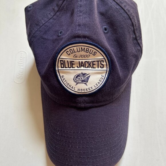 NHL Columbus Blue Jackets Navy Blue New Era 9Twenty Strapback Cap Hat - Picture 1 of 5
